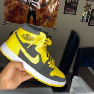 Jordan 1 Retro Mid New Love (2017)